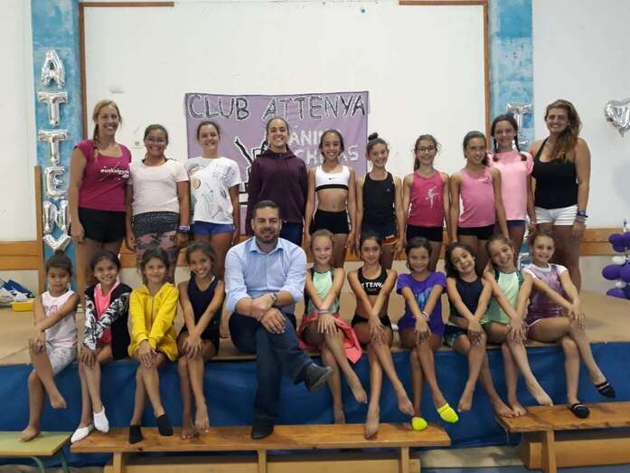 El concejal Diego Ojeda visitó el campus de verano del club Attenya (Foto TA)